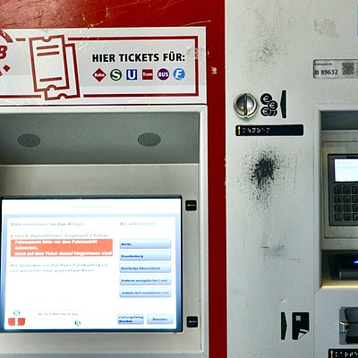 Ein Fahrkartenautomat